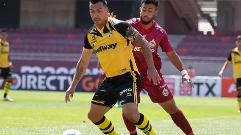 Esteban Paredes expresó su desaprobación por los partidos al mediodía.