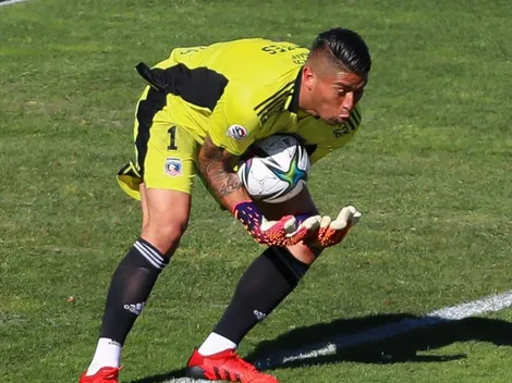 Hernán Galíndez llena de flores a Brayan Cortés