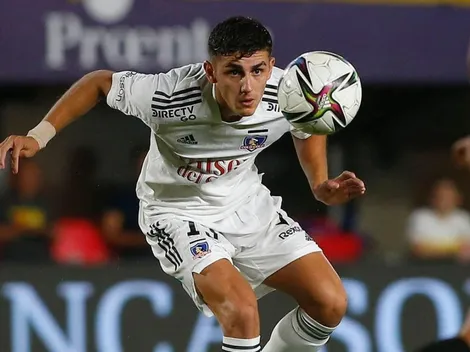 Cristián Leiva le hace bonito queque a Bruno Gutiérrez