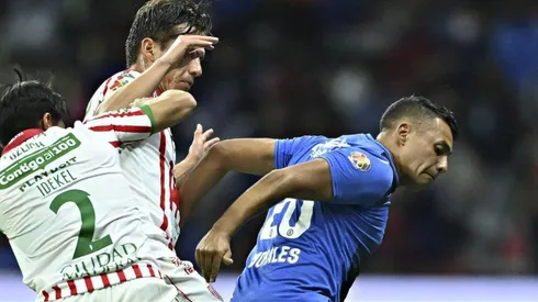 Iván Morales vio minutos en la derrota del Cruz Azul contra el Necaxa.