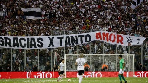 Hinchas recuerdan sus mayores locuras de amor por Colo Colo en este 14 de febrero.