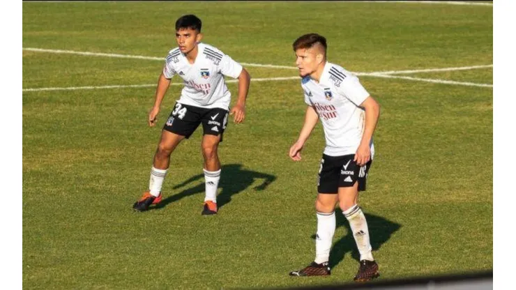 Leonardo Gil y Vicente Pizarro asoman como titulares en Colo Colo.