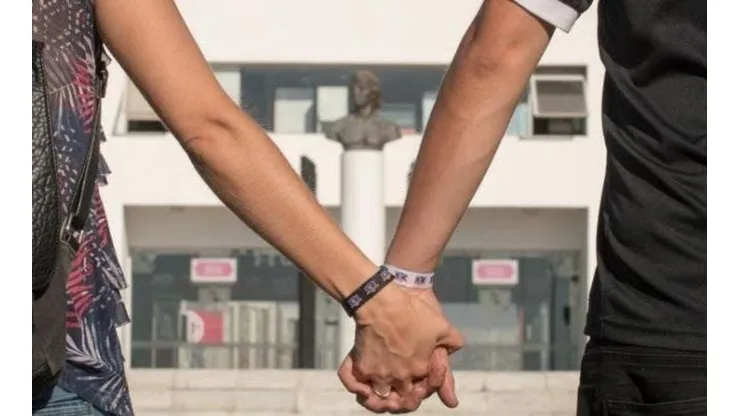 Los colocolinos celebran el día de los enamorados.