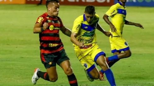 Parraguez ingresó al entretiempo del 1-1 del Recife ante el ante Caruaru City.