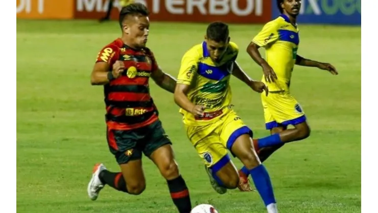 Parraguez ingresó al entretiempo del 1-1 del Recife ante el ante Caruaru City.