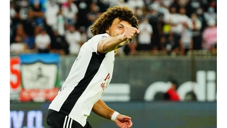 Históricos de Colo Colo no ven con malos ojos que Gustavo Quinteros utilice línea de tres defensas.