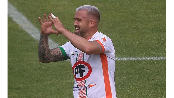 El delantero de 35 años no ocultó su felicidad ante el interés del Cacique.