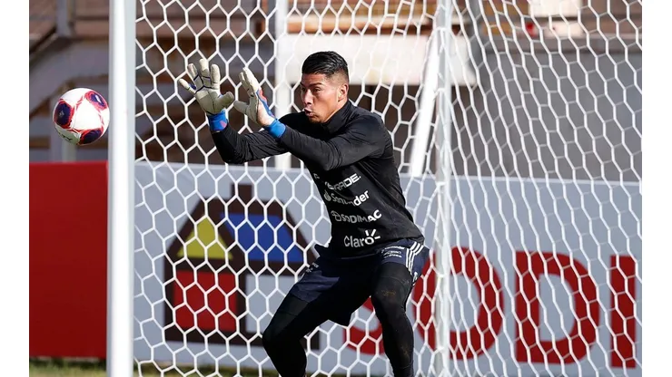 Brayan Cortés atajará en el Hernando Siles de La Paz.