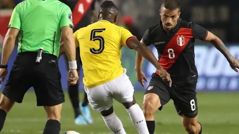 Hinchas peruanos piden a gritos a Costa