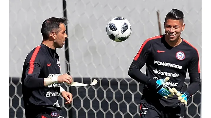 Brayan Cortés reemplazó con categoría a Claudio Bravo.