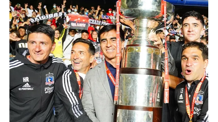 Gustavo Quinteros viene de ganar la Supercopa 2022 con Colo Colo.