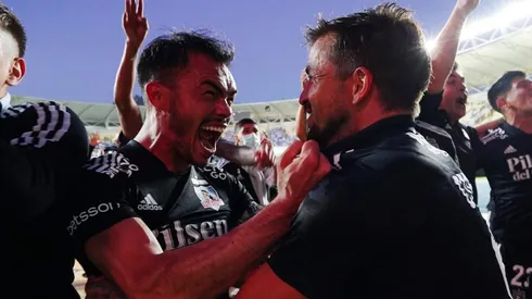 Suazo levantó su segunda copa como capitán del Cacique.