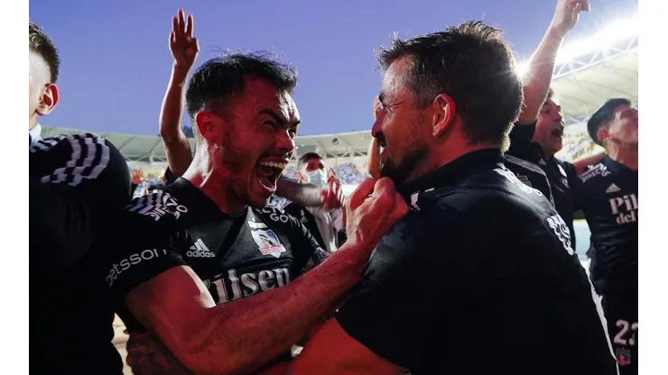 Suazo levantó su segunda copa como capitán del Cacique.