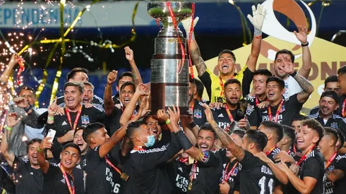 Colo Colo se quedó con la Supercopa de Chile ante Universidad Católica en Concepción.
