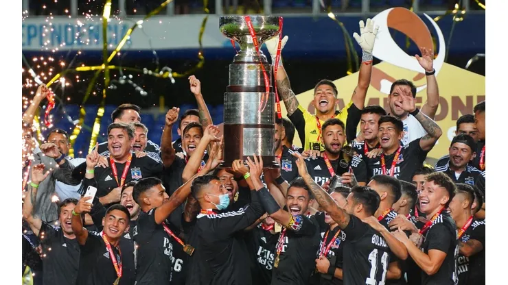 Colo Colo se quedó con la Supercopa de Chile ante Universidad Católica en Concepción.