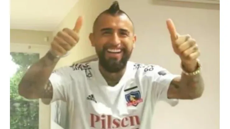 Arturo Vidal celebró otro título más de Colo Colo.
