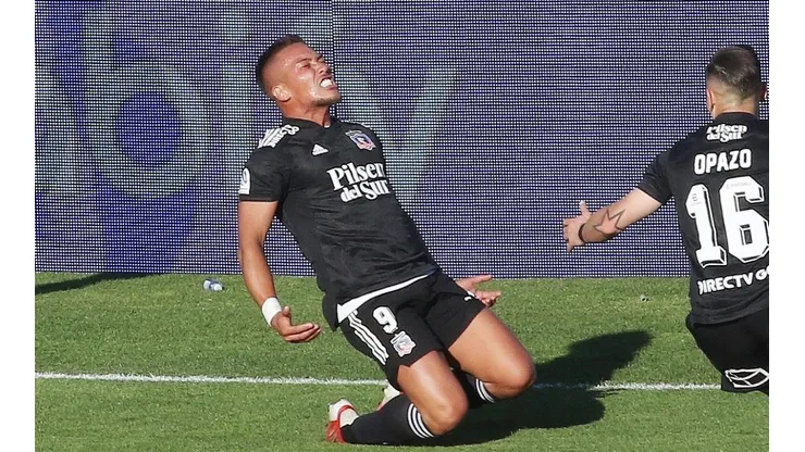 Javier Parraguez festejó con todo la Supercopa obtenida por Colo Colo.