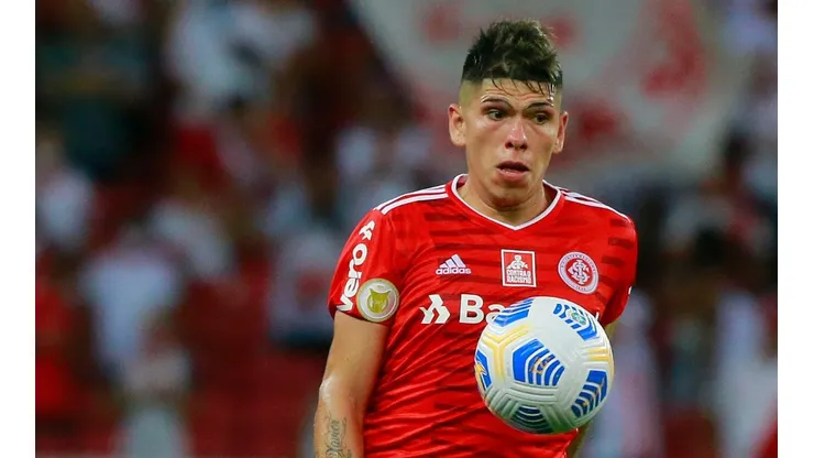 Carlos Palacios pertenece al Internacional de Porto Alegre.