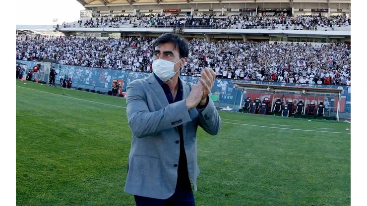 Gustavo Quinteros muy feliz con el presente de Colo Colo.