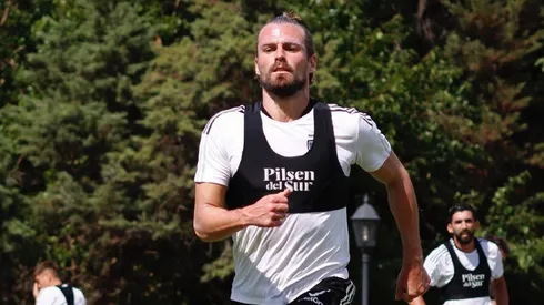 Christian Santos lucha por su lugar en el Cacique.