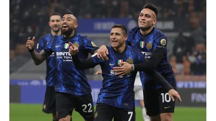 Arturo Vidal y Alexis Sánchez quieren seguir con los festejos en el Inter.