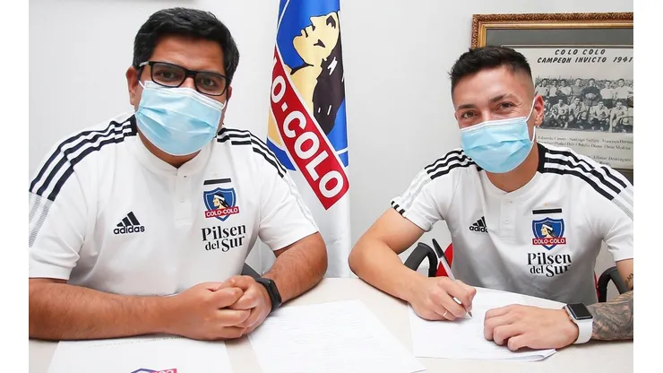 Cristián Zavala firma en Colo Colo