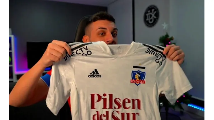 DjMaRiiO con la camiseta de Colo Colo