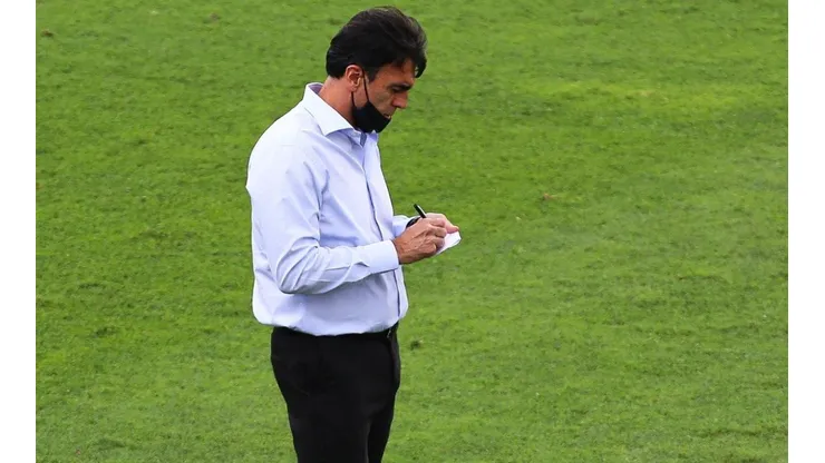 Gustavo Quinteros espera por las primeras incorporaciones.