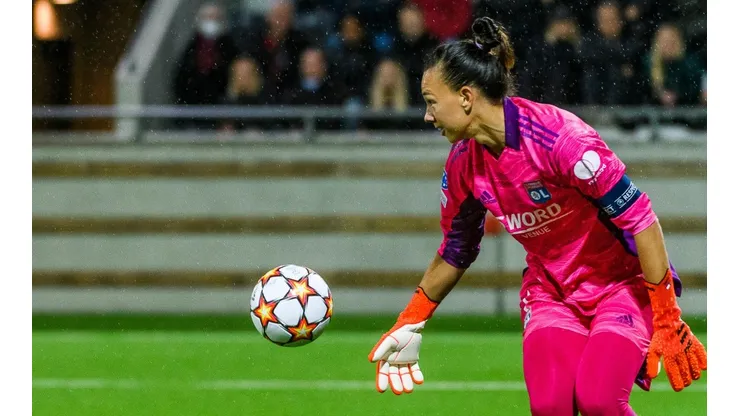 Tiane es finalista para ser parte del once del año de la FIFA