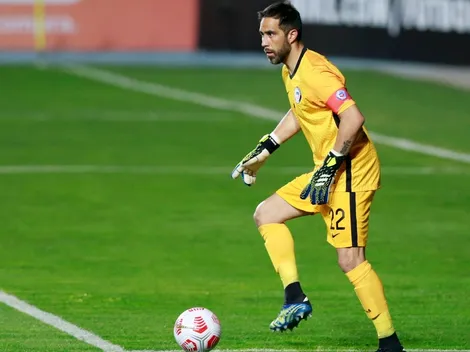 ¡Festeja La Roja! Claudio Bravo vuelve a entrenar en el Betis