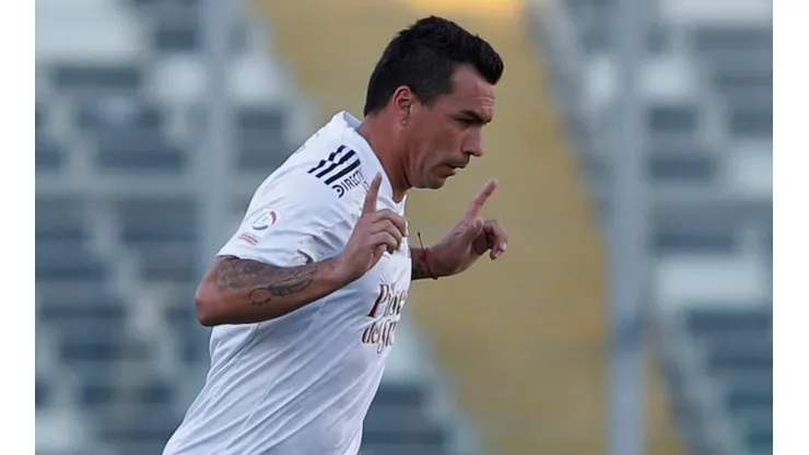 A Paredes se le abre una pequeña opción de volver al Cacique.