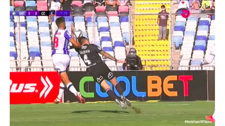 Tobías Figueroa anotó desde el punto penal tras mano de Matías Zaldivia