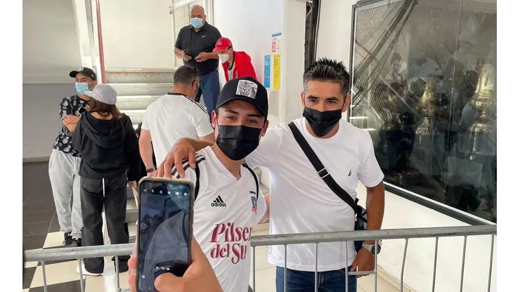 Braulio Leal fue muy requerido por los hinchas que pedían una foto con él.