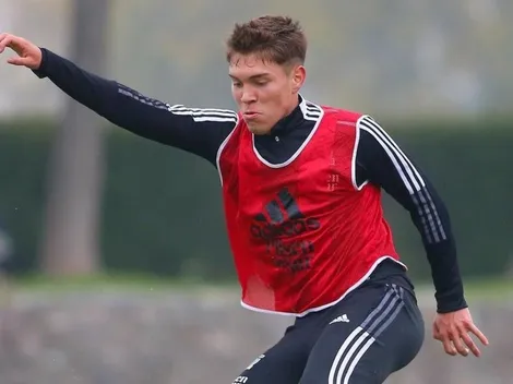 Lucas Soto firma su primer contrato profesional con el Cacique