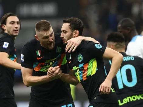 Vidal participa de triunfo del Inter que se mete en la pelea