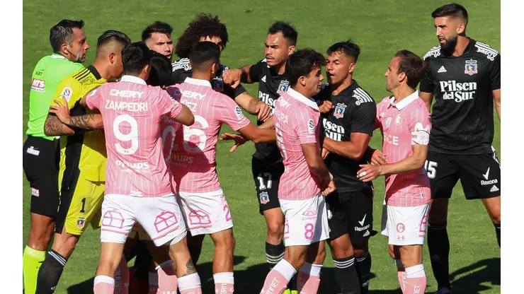 Si el campeonato termina con igualdad en la cima, el campeón saldrá en un partido de definición.