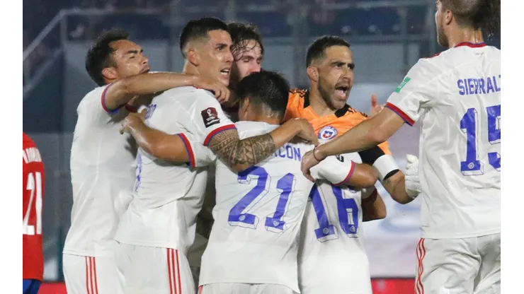 Alexis Sánchez y Vidal fueron protagonista en el gol chileno.