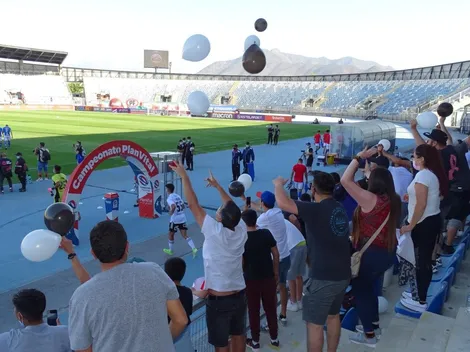 Colo Colo es local y cientos de hinchas llegaron a apoyar a la patrulla juvenil