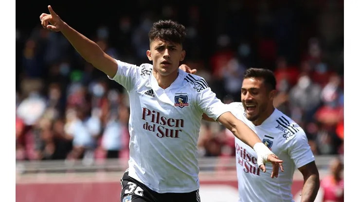 Colo Colo se mantiene firme en la cima