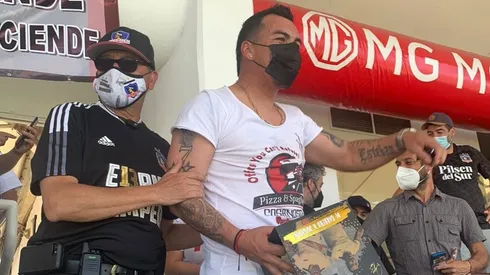 El último ídolo albo se lució repartiendo regalos en la Ruca