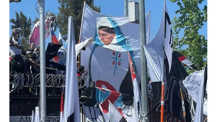 El lienzo que apareció en el Monumental.