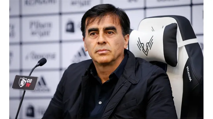 Quinteros habló de la importancia del hincha de Colo Colo en su renovación