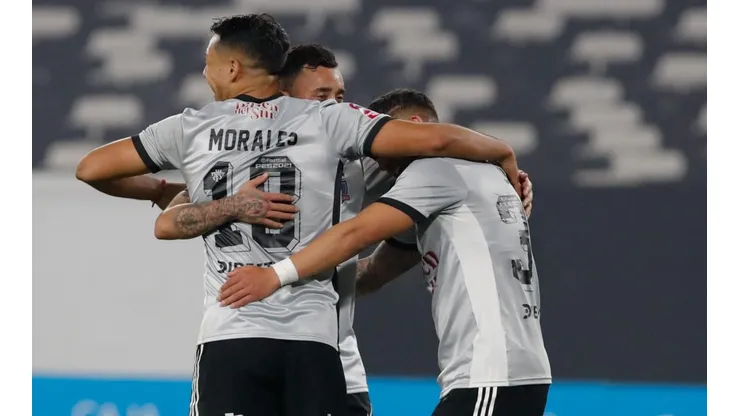 Colo Colo se mide ante Deportes La Serena en esta fecha 27 del Campeonato Nacional en el estadio La Portada.