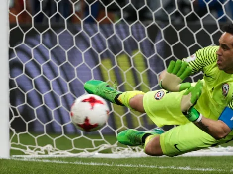 El saludo del Real Betis a Claudio Bravo por su titularidad en La Roja