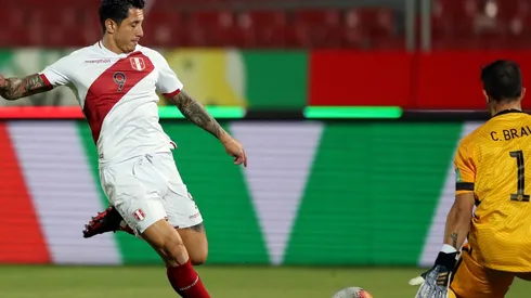 Claudio Bravo defenderá el arco de la Roja en Lima.