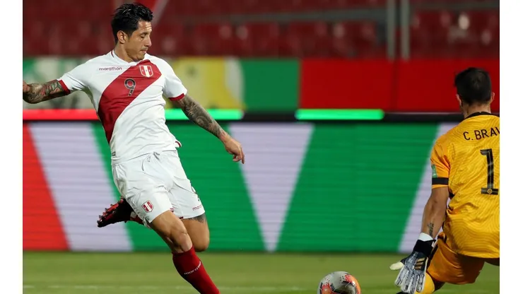 Claudio Bravo defenderá el arco de la Roja en Lima.