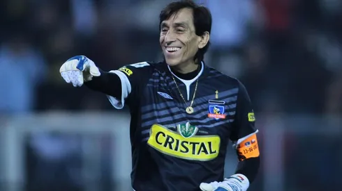 El ex arquero en su partido de homenaje en Colo Colo.