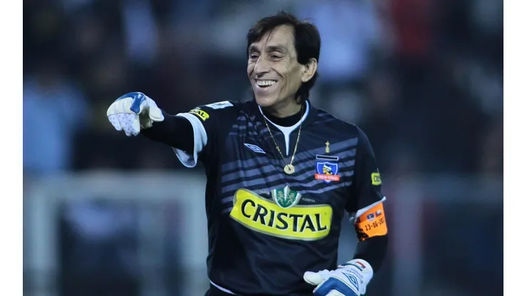 El ex arquero en su partido de homenaje en Colo Colo.
