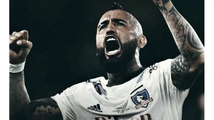 El Rey Arturo "usó" la camiseta actual del Cacique.
