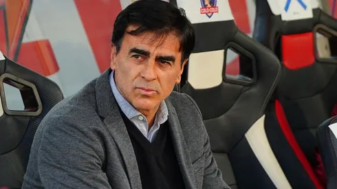 Gustavo Quinteros quiere dirigir la Copa Libertadores 2022 con el Cacique.